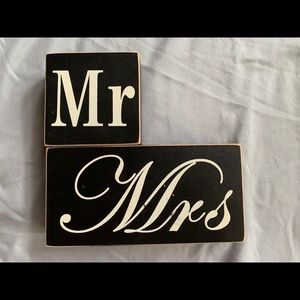 ••• MR & MRS SIGNS •••